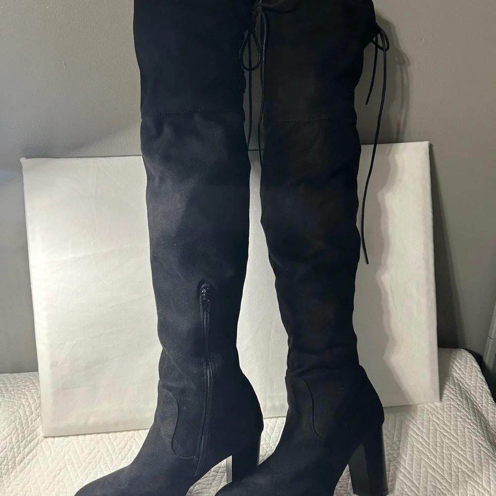 Cupid women’s size 8.5 poll on stretchy over the knee‎ block, heel boot.
